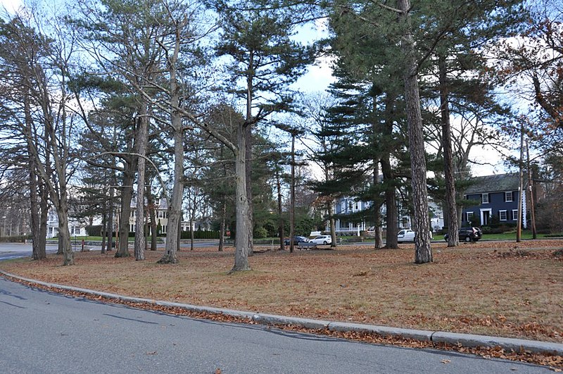 File:NewtonMA KenrickPark.jpg