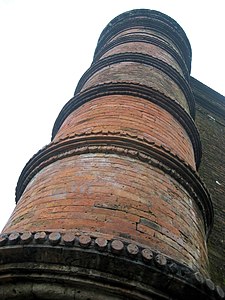 نو گنبد مسجد کا کارنر ٹاور
