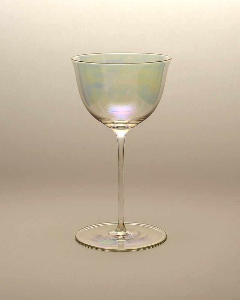 https://upload.wikimedia.org/wikipedia/commons/thumb/f/fb/No._238_White_Wine_Glass%2C_1917_%28CH_18732049%29.jpg/800px-No._238_White_Wine_Glass%2C_1917_%28CH_18732049%29.jpg