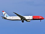 Norwegian Air UK Boeing 787-9 Dreamliner G-CKWC mendekati JFK Airport.jpg