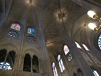 S. 48 - Notre-Dame de Paris, frühgotische Obergadenfenster westlich am Querhaus