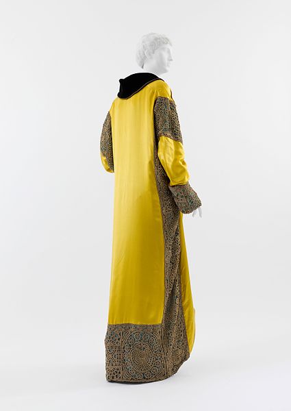 File:Opera coat MET DP142048.jpg