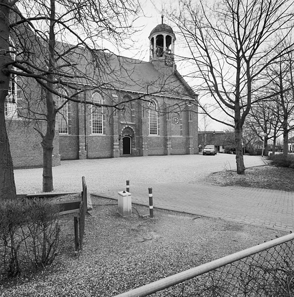 File:Overzicht van de noordgevel vanaf het transept, naar het westen gezien - Waarder - 20378489 - RCE.jpg