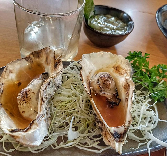 File:Oysters as food.jpg