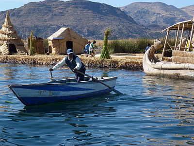 Sur le Lac Titicaca les Aymara.- Pérou