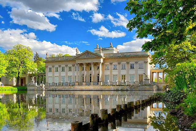 Image: Pałac na wodzie w Łazienkach Królewskich (cropped)