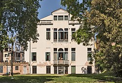 Rear facade of the palazzo Palazzo Savorgnan.jpg