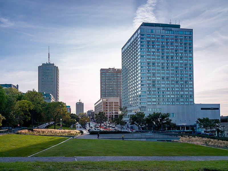 File:Parc de l'Esplanade.jpg