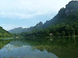 Parque Nacional de Cuc Phuong (5182009321).jpg