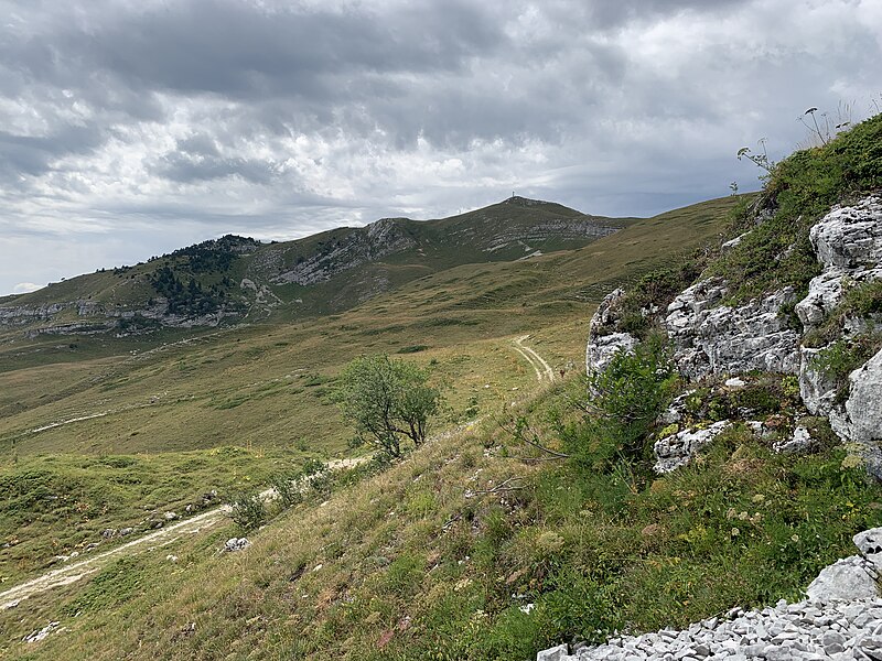 File:Paysage entre Thoiry Devant Croisée Thoiry Ain 21.jpg