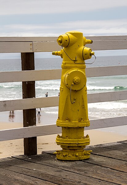 File:Pismo Beach (California, USA), Hydrant -- 2012 -- 4768.jpg