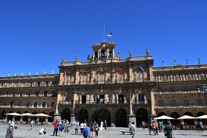 File:Plaza Mayor, Salamanca, 1729-55 (16) (29386013426).jpg