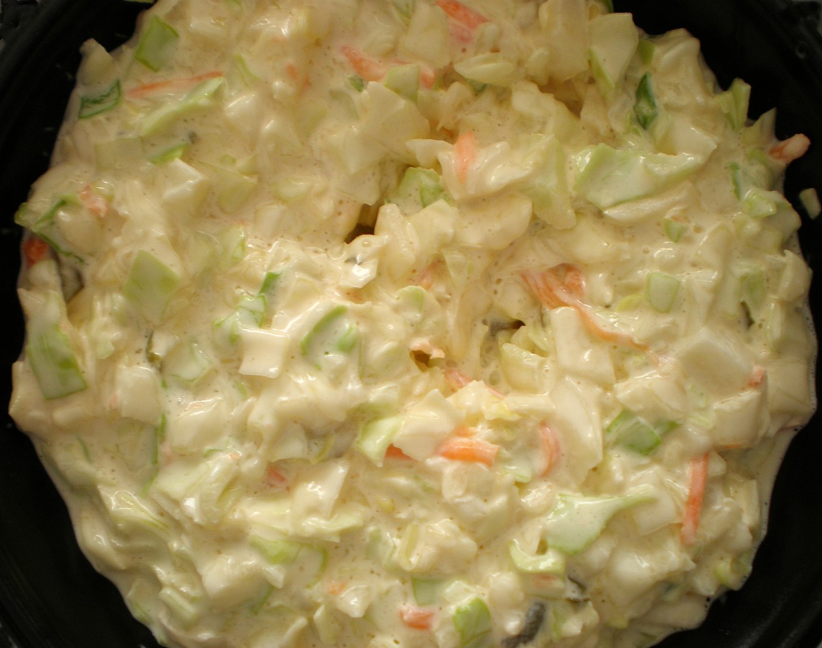 Простой и вкусный салат из свежей белокочанной капусты рецепт фото пошагово и видео