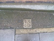 A school boundary marker on Barnet High Street. Queen Elizabeth's Girls' School 04.jpg