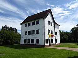 Queen Elizabeth's Hunting Lodge exterior.JPG