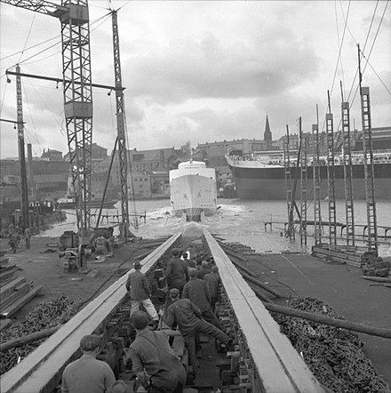 A ship (Radiant II) launched into the River Wear by Austin & Pickersgill, 29 March 1961