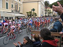 Radrennen Mailand-San Remo 2004.jpg