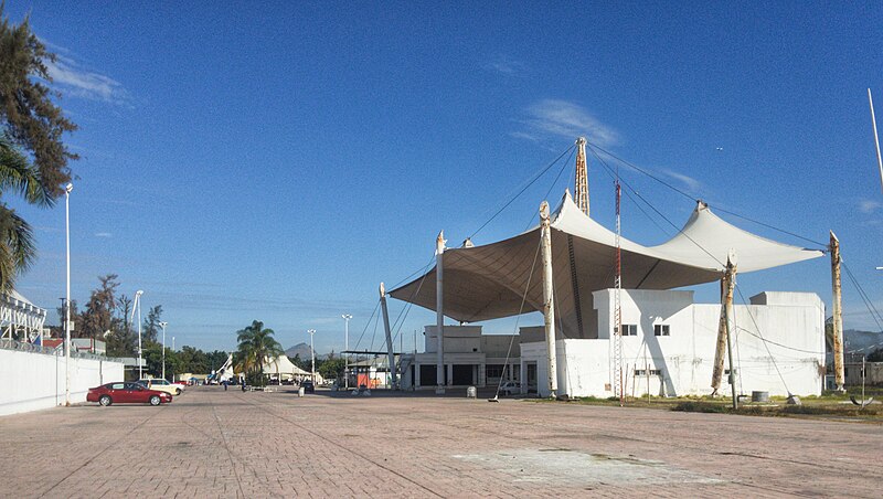 File:Recinto ferial de Tepic.jpg