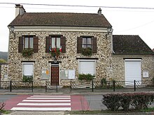Ang Town Hall ug School sa Romeny-Sur-Marne