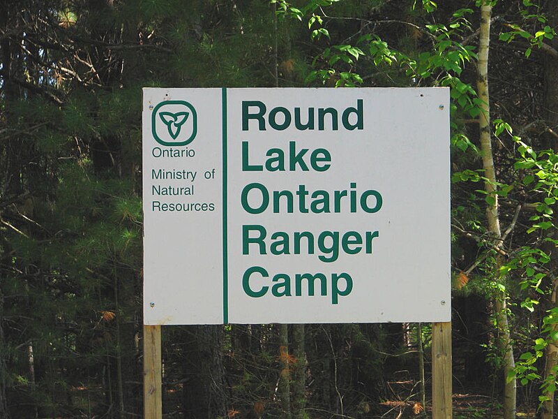 File:Round Lake sign.jpg