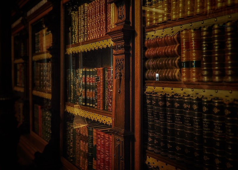 File:Royal Books and a Secret Entrance (35428861063).jpg