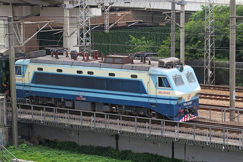 File:SS8 0209 passing Guiyuan (20160813125232).jpg