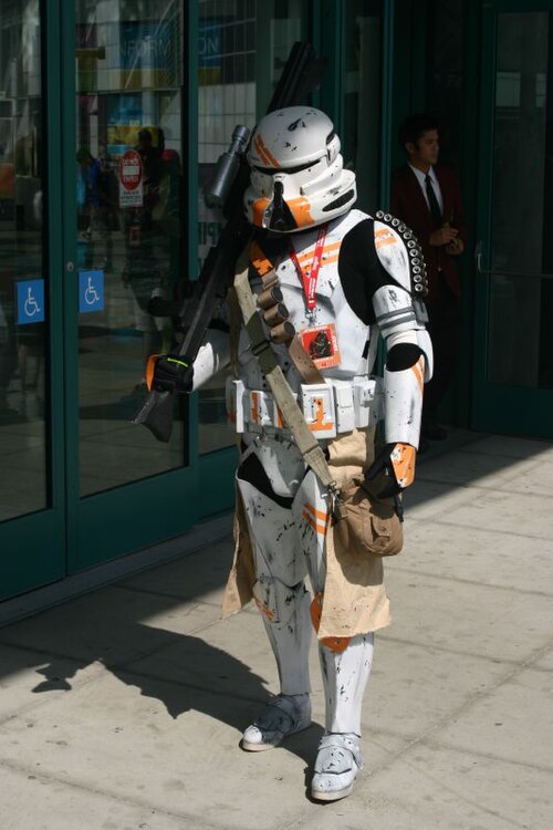 Cosplay of a 212th Attack Battalion Clone Airborne Trooper