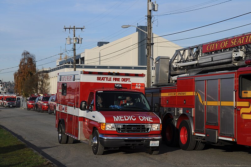 File:Seattle Fire Department - Aid 2 (Medic One vehicle).jpg