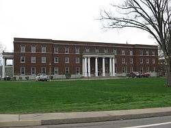 Shaw Hall, Okcidenta Libereco Ŝtata University.jpg