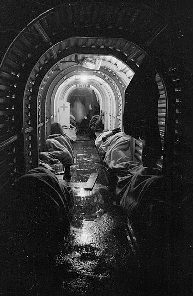 File:Shelter Photographs Taken in London by Bill Brandt, November 1940 D1553.jpg