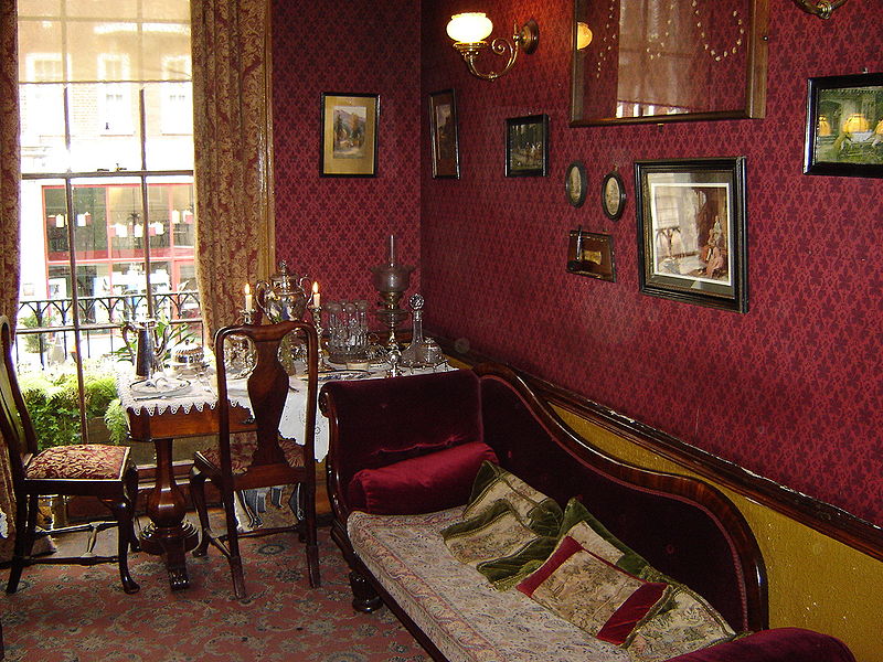 File:Sherlock Holmes Museum - Sitting Room - London England.jpg