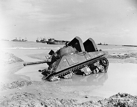 Tập_tin:Sherman-mired-normandy.jpg