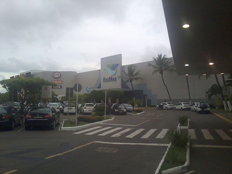 File:Shopping RioMar Aracaju - Fachada.jpg