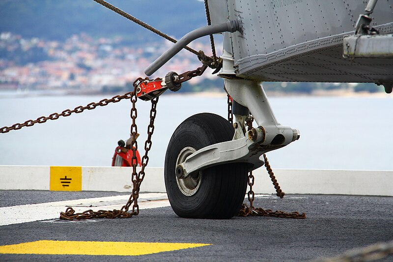 File:Sikorsky SH-3H Sea King de la Armada Española (48213877526).jpg