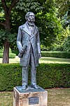 Sir William Grove statue.jpg