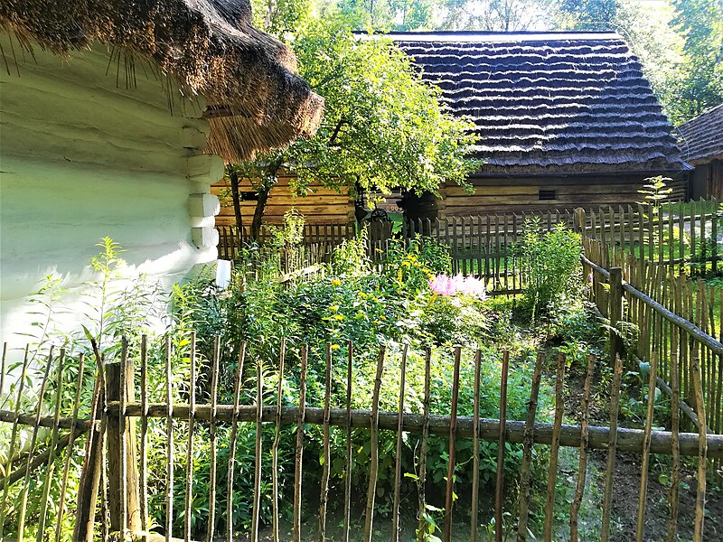 File:Skansen in Nowy Sącz 2020 (7).jpg