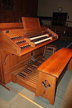 Spieltisch Orgel Neuottakring 05.jpg