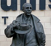 Statue of Stan Cullis outside Molineux.