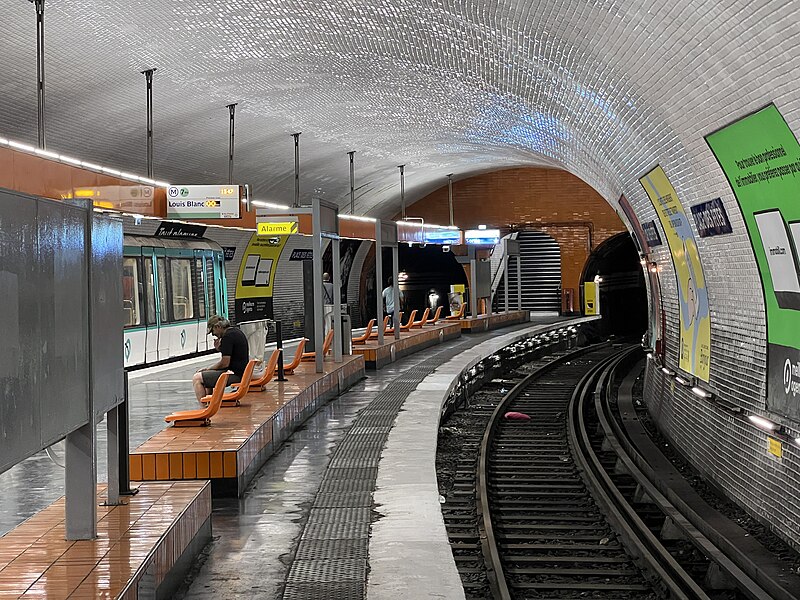 File:Station Métro Place Fêtes Ligne 7bis - Paris XIX (FR75) - 2022-06-18 - 2.jpg