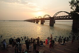 Zonsondergang bĳ de Godavari Arch Bridge (2011)