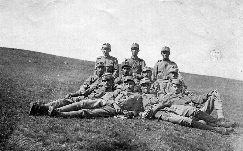 File:Tableau, men, uniform, hillside, field, First World War, military Fortepan 26052.jpg