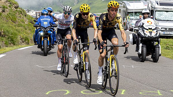 Sepp Kuss riding in support of Jonas Vingegaard at the 2023 Tour de France