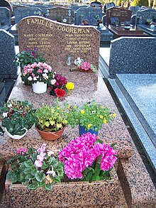 Annie Cordy's Grave.jpg