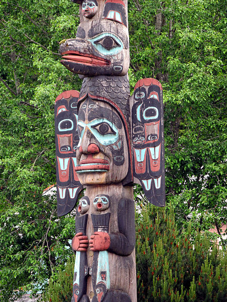 File:Totem-face.jpg