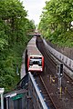 Deutsch: Trasse der U-Bahnlinie U3 in Hamburg-St. Pauli. Blick nach Norden in Richtung des U-Bahnhofs Sternschanze.