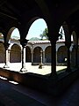 Chiostro della chiesa dei Santi Sisto e Margherita, Villa Collemandina, Toscana, Italia