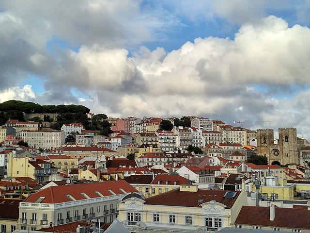 Вид на історичну частину Лісабона
