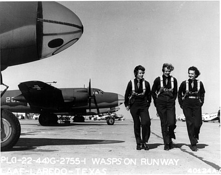 WASPs on flightline at Laredo Army Air Field, Texas, 22 January 1944.