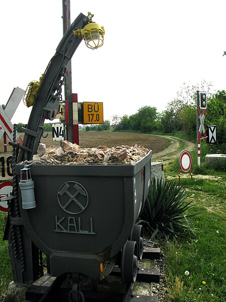 File:Wagen des ehemaligen Kalisalzbergwerks Buggingen.jpg