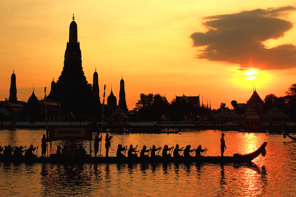 Wat Arun Ratchawararam and Royal Barge Procession.JPG